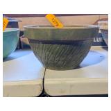 8' STONEWARE MIXING BOWL
