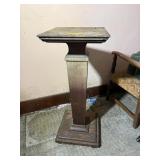 WOODEN PLANT STAND