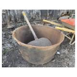 CAST IRON SCALDING KETTLE WITH SCRAPER