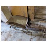 ANTIQUE METAL WHEEL BARROW WITH METAL WHEEL