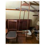 VINTAGE DECORATIVE WOODEN EASEL