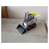 BOBCAT DIECAST SKID LOADER, BROKEN FRONT RAMS