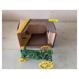 JOHN DEERE 1937 MODEL G DIECAST TRACTOR