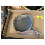 VOLLRATH WARE #4 CAST IRON PAN