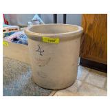 4 GALLON REDWING CROCK - NO CRACKS OR CHIPS VISIBE