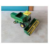 METAL JOHN DEERE 6600 COMBINE, MISSING AUGER
