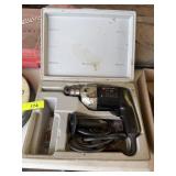 BLACK & DECKER 1/2' CORDED DRILL WITH CASE