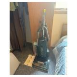 CIRRUS VACUUM CLEANER WITH EXTRA BAGS
