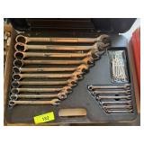 LIKE NEW 26 PIECE CRAFTSMAN WRENCH SET