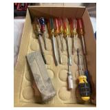 SCREWDRIVER SET WITH SPLITTING WEDGE