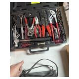 PORTABLE TOOL SET IN CASE
