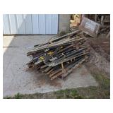 ENTIRE PALLET OF T-POSTS WITH POST POUNDER