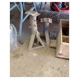 2 JACK STANDS