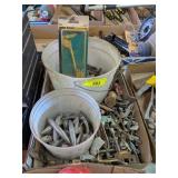 ASSORTED VINTAGE HINGES & DRAWER PULLS