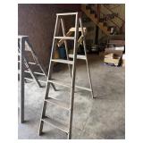 6 FT WOODEN FOLDING LADDER