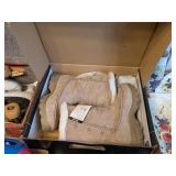 NEW CABELAS WOMENS SIZE 9 WINTER BOOTS