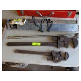 2 PIPE WRENCHES & LARGE BREAKER BAR
