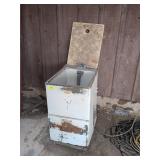 ANTIQUE WASH SINK