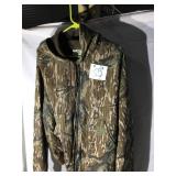 Mossi Oak Ridge Camouflage sweatshirt size 2 XL