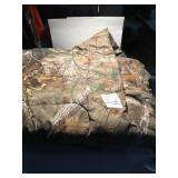 Camouflage Comforter size 76 x 86