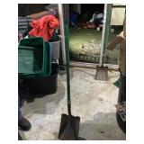 Flat shovel
