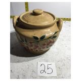 Ceramic bowl with lid