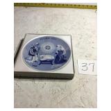 Decorative plate in box. Julen 1971. Porsgrund