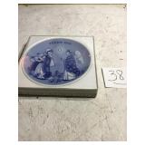 Decorative plate in box. Julen 1973. Porsgrund