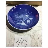 Decorative plate in box