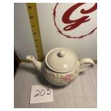 Tea pot