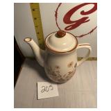 Tea pot