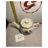 Tea pot