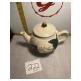 Tea pot
