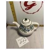 Tea pot