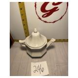 Tea pot