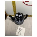 Tea pot