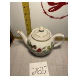 Tea pot