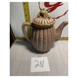 Tea pot