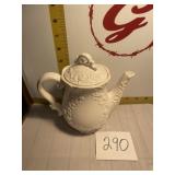 Tea pot