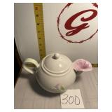 Tea pot