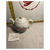 Tea pot