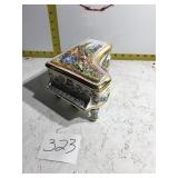 Piano candy dish. Made in italy
