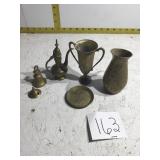 Miscellaneous brass items