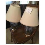 2 lamps with shades