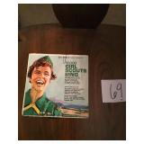 12,000 Girl scouts sing 45 record