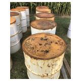 5 barrels with lids