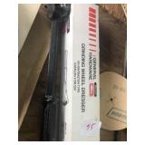 2 grinding wheel dressers
