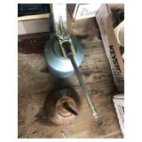 2 Oil cans