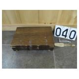 Wooden flatware box & 2 serving pieces