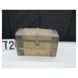 Small dome top ribbed trunk